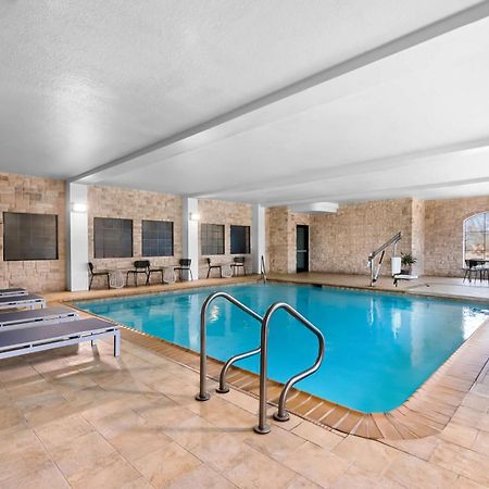 Spark By Hilton San Antonio Near Seaworld Exterior photo