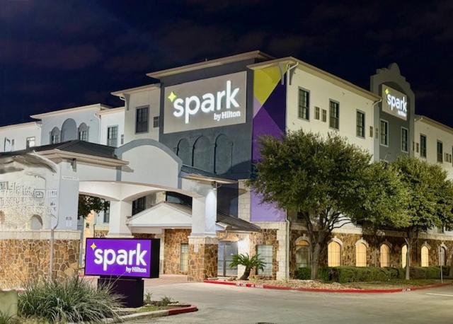 Spark By Hilton San Antonio Near Seaworld Exterior photo